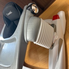 コンビ　歩行器の画像