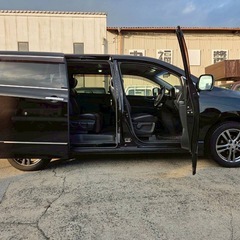 フリップダウンモニター付き☆フル装備☆月々1.2万円〜分割払い可❗️車検2年付き！大人気☆日産 エルグランド☆7人乗り☆Bluetooth対応ナビ☆DVD見れます☆ETC☆バックカメラ☆ドラレコ付きのフル装備☆両側電動スライドドア☆クルーズコントロール搭載☆ステアリングスイッチ☆ウィンカーミラー☆フル装備☆純正アルミ☆車内広々三列シート‼️の画像