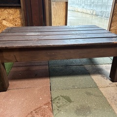 木のテーブルか踏み台の画像