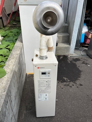 受け渡し予定者様と商談中❗️
ノーリツOH-3711FFE暖房ボイラー