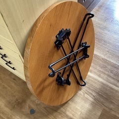 折りたたみ丸テーブル【町田市再生家具】　1011の画像