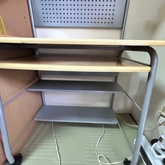 パソコンデスクの画像