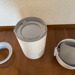 ピジョン　ステール　オムツ用ゴミ箱の画像