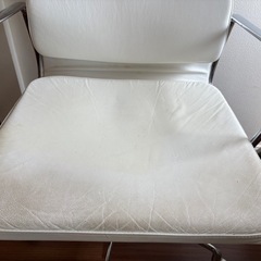 無料！本革イームズアルミナム チェアの画像