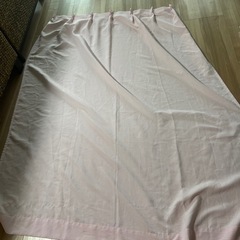 カーテンの画像