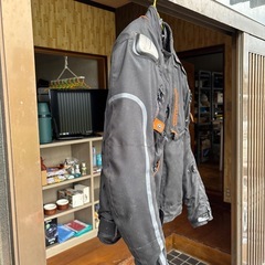 コミネ製ライダーススーツの画像