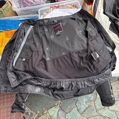 コミネ製ライダーススーツの画像