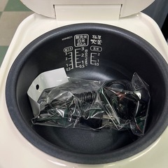 ジャングルジャングル貝塚店 炊飯器 マイコンジャー アイリスオーヤマ ERC-MC30-W 2019年製 3合炊き 中古 リユース 貝塚市の画像