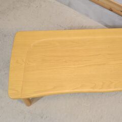 老舗家具メーカーHAMAMOTO(浜本工芸)のNo.7500 オーク材 2人掛けベンチです。純国産の造りが魅力のシンプルでスッキリとしたデザインの長椅子は和・洋問わず活躍しそうです。の画像