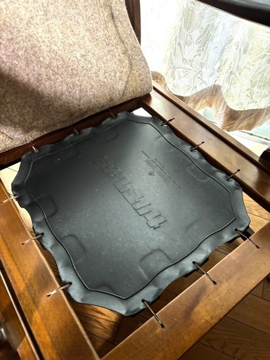 希少！1970年代のカリモク製、一人掛け木製ソファです。 