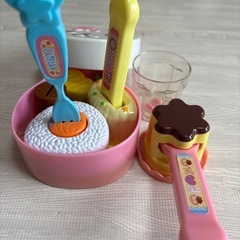 メルちゃんのお弁当箱とプリンの画像