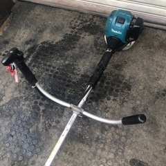 実働　普通のガソリンで動く　4サイクル　マキタ製　草刈機　MEM2651UHTの画像