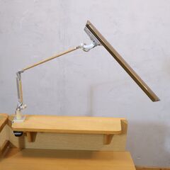 karimoku(カリモク家具)のティポリーノシリーズのオーク材 デスクセットです。ワゴンだけでなくブックスタンドとライトも付属していて、学習机としてはもちろん事務机としてもお使いいただけます♪の画像