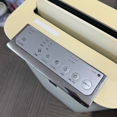 【お買い得‼️】シャープ 2017年製 23畳用 加湿空気清浄機 PM2.5対応 スリムボディ ホワイト♪の画像