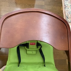 子供用食卓テーブル付き椅子　木製　の画像