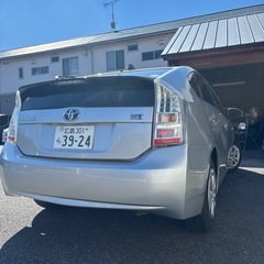 広島市　H23年式　プリウス30 車検８年6月21日まで　走行129693キロ　ナビ　バックカメラ　スマートキー２個　ウッドハンドル　の画像