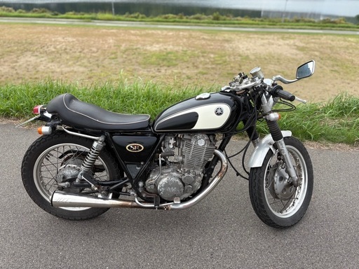 SR400 カスタムバイク ブラック/ホワイト　車検付き　R9年8月末まで有り SR400 カスタムバイク ブラック/ホワイト 車検付き R9年8月末まで有り
