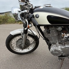 SR400 カスタムバイク ブラック/ホワイト　車検付き　R9年8月末まで有りの画像