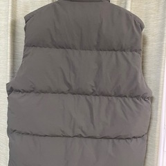 GU ジーユー　ヒートパテッドベスト ダークグリーン　サイズXL 中綿ベスト　 カーキの画像