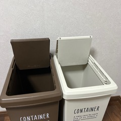 ニトリ ゴミ箱　2個セットの画像