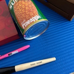 パイナップル缶　雑貨　ボビーブラウンブラシ等の画像