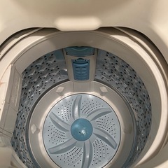 一人暮らし用のTOSHIBA洗濯機の画像