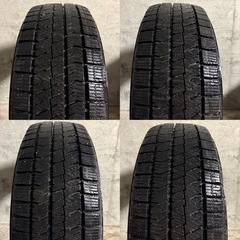 B-13タイヤ 中古 BRIDGESTONE STUDLESS BLIZZAK VRX2 195/65R15 22年製の画像