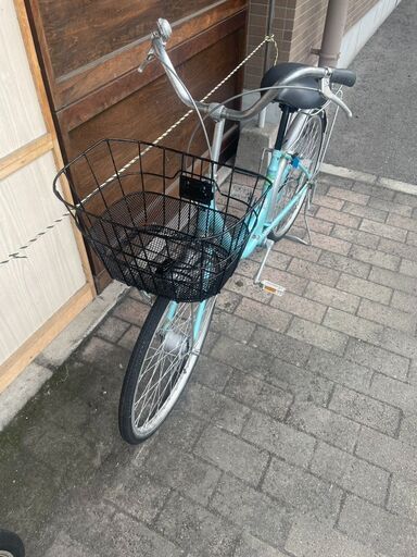 リサイクルショップどりーむ荒田店　No534 自転車　ママチャリ　２４インチ　小柄な方でも乗れる♪　LEDオートライト付き　鍵付き　シンプルで乗りやすい♪　チェーンフルカバー