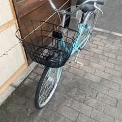リサイクルショップどりーむ荒田店　No534 自転車　ママチャリ　２４インチ　小柄な方でも乗れる♪　LEDオートライト付き　鍵付き　シンプルで乗りやすい♪　チェーンフルカバーの画像