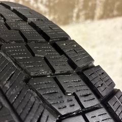 B-14 タイヤ 中古 
YOKOHAMA STUDLESS ice GUARD iG70 195/65R15 22年製の画像