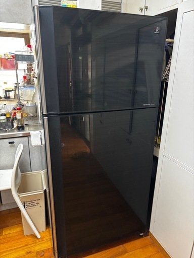 12/1本日まで　冷蔵庫　シャープ550L 階段3階から引き取り限定。