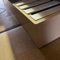 すのこ形シングルベッド2台の画像