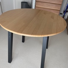 IKEA 円テーブル　　状態⭕️の画像