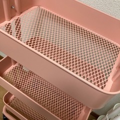 IKEA ワゴン　ピンク　ホワイト　の画像