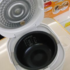 シャープ 3合炊き 炊飯器 KS-C5H 2015年製 ホワイト 炊飯ジャー SHARP 家電 キッチン家電 札幌 手稲の画像