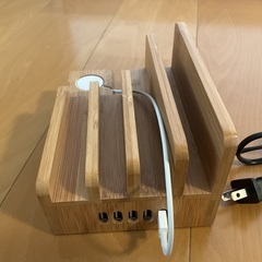 スマホ、タブレット充電台の画像
