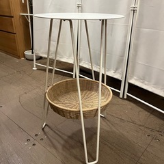 【武蔵小山店】 配送可！　IDEE（イデー） WALLABY SIDE TABLE（ワラビーサイドテーブル） IDEE イデー wallaby side table サイドテーブル テーブル 北欧家具 デザイナーズ モダン ミニテーブル コーヒーテーブル リビング ナイトテーブル ベッドサイド スチール ウッド　無印良品　MUJI 無印　の画像