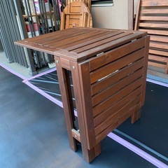 IKEAアウトドアテーブルの画像