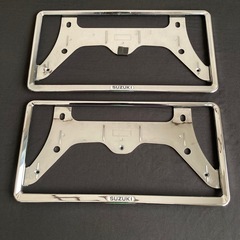【取引中】🉐①本日限定値下‼️SUZUKIナンバーフレームの画像