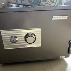 金庫　鍵＆ダイアル番号あり！の画像