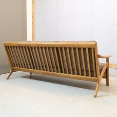 老舗家具メーカーHAMAMOTO(浜本工芸)のNo.3900 オーク無垢材3人掛けソファです。格子フレームの後ろ姿も美しい3シーターソファは北欧スタイルや和モダンにオススメ。便利なカバーリング仕様♪の画像