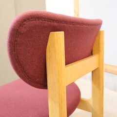 豊口克平がデザインした名作椅子をMonoMono(モノ・モノ)が復刻製造を手掛けた”どっしり座れるトヨさんの椅子”です。安定感のあるフレームと湾曲した背もたれと座面が体をしっかりと支える低座チェア♪の画像