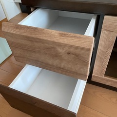 テレビボードの画像