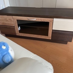 テレビボードの画像