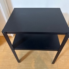 IKEA クナレヴィーク　サイドテーブルの画像