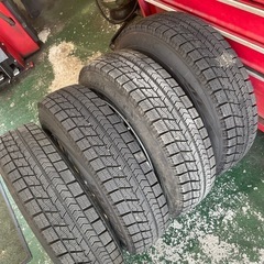 パッソにピッタリ❗️１５５／８０Ｒ１３ブリヂストン　VRX　アルミホイール付き❗️４本セット　中古品です。の画像