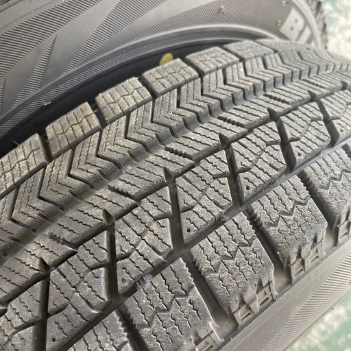パッソにピッタリ❗️１５５／８０Ｒ１３ブリヂストン　VRX　アルミホイール付き❗️４本セット　中古品です。