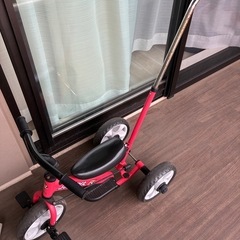 赤い
三輪車の画像