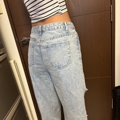 デニムのダメージワイドパンツの画像