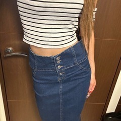 デニムのハイウエストスカートの画像